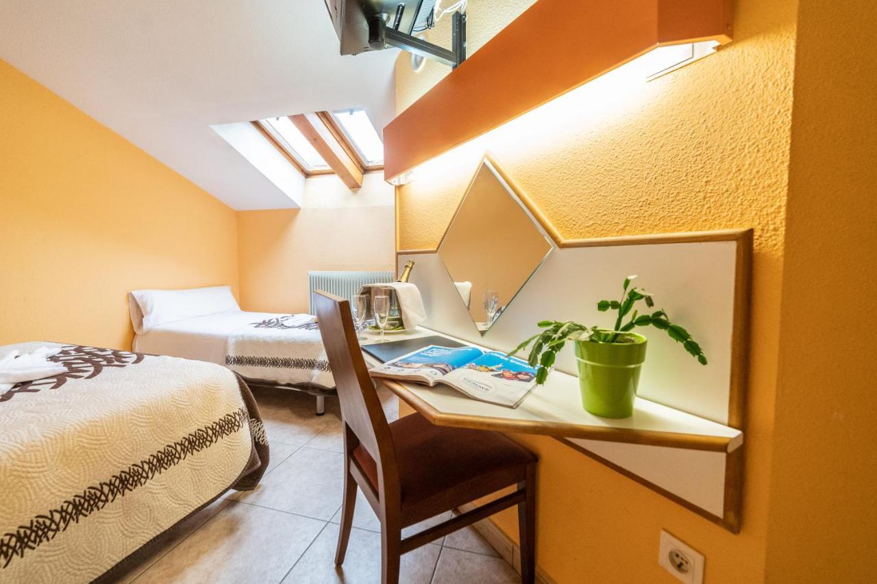 Hotel Les Terres LʼAldosa Εξωτερικό φωτογραφία