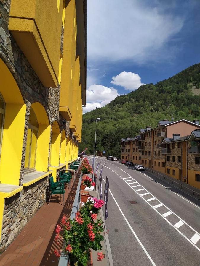 Hotel Les Terres LʼAldosa Εξωτερικό φωτογραφία
